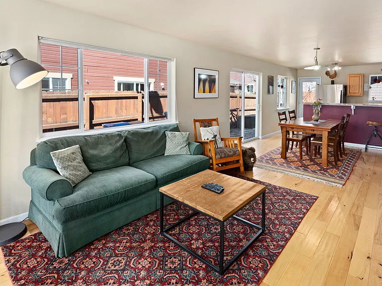 339 Cleveland Pl — Photo 3