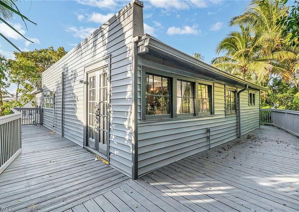 1st image of 216 Miramar St