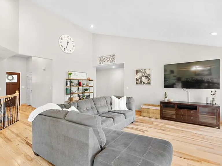 840 E Gaslight Dr — Photo 7