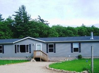 N8219 Noquebay Rd, Crivitz, WI 54114