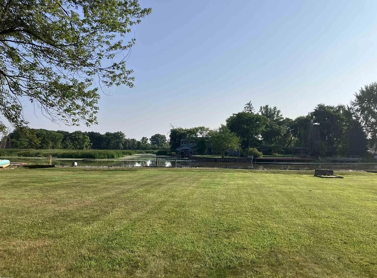 3 bed, 1700 sqft, $2,400 — Photo 4