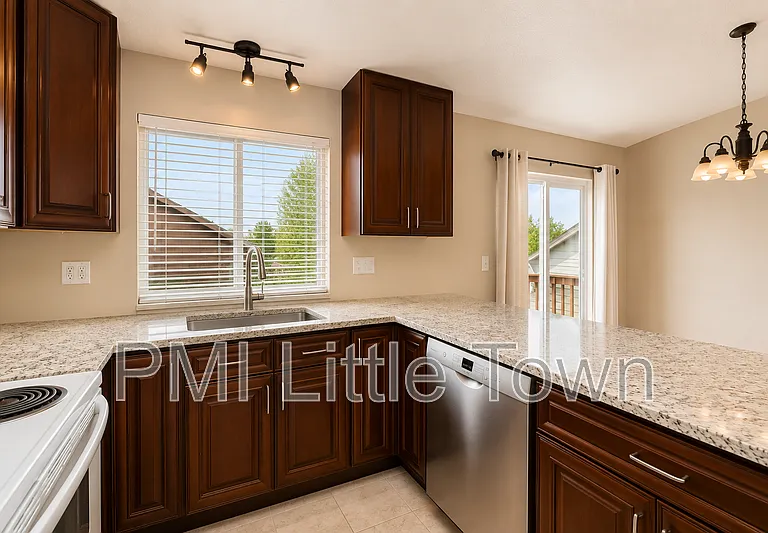 3145 S Gibraltar St — Photo 8