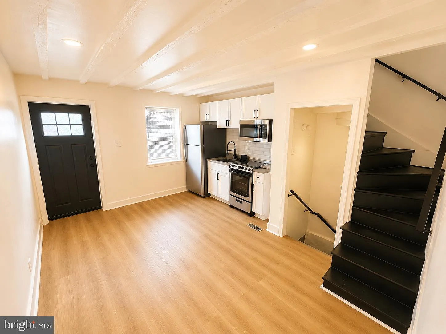 2 bed, 579 sqft, $1,700 — Photo 3
