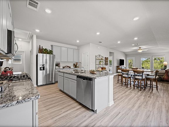 2nd image of 416 View Dr