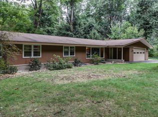 954 N Baywood Dr, Holland, MI 49424