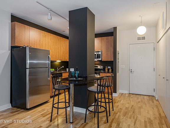 5th image of 565 W Quincy St Unit 803