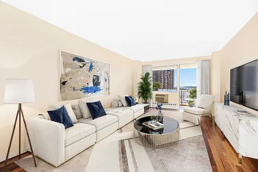 5700 Arlington Avenue, #20S