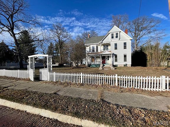 2nd image of 810 Grove St