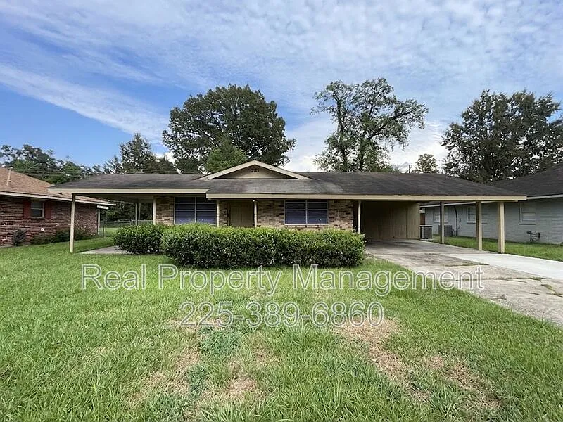 275 W Chalfont Dr