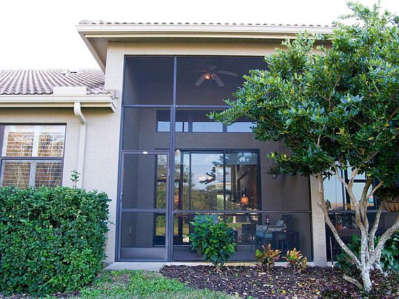 2nd image of 2555 Gloriosa Dr