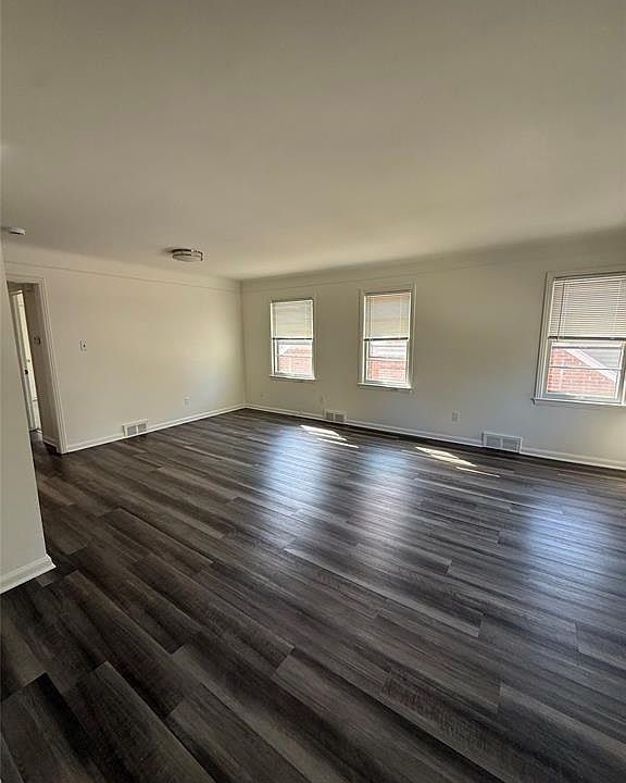 311 S Pleasant St, photo 7