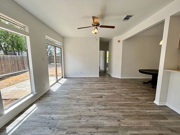 3rd image of 513-515 Gregory Ct