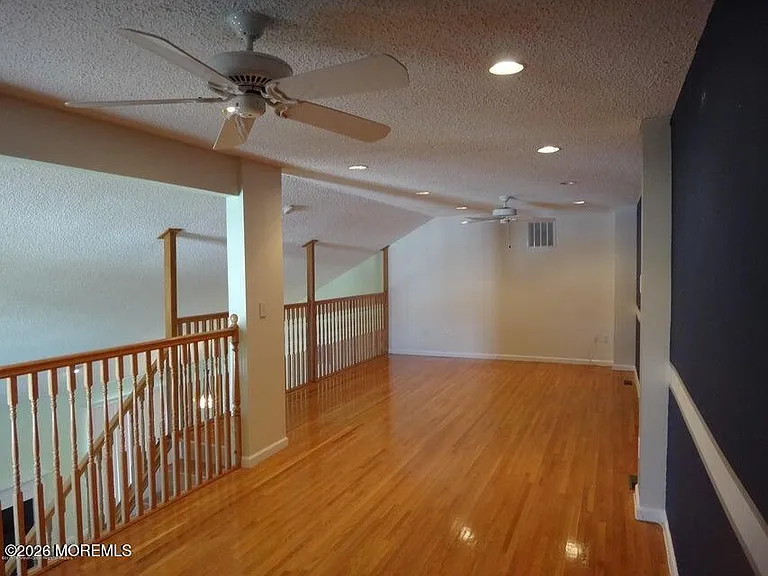 120 Des Moines Ct — Photo 8