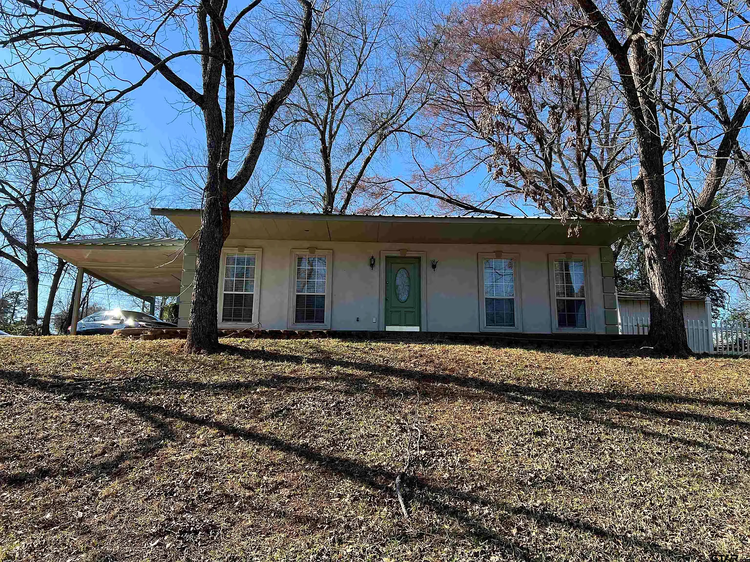 1019 Powers Dr photo 1