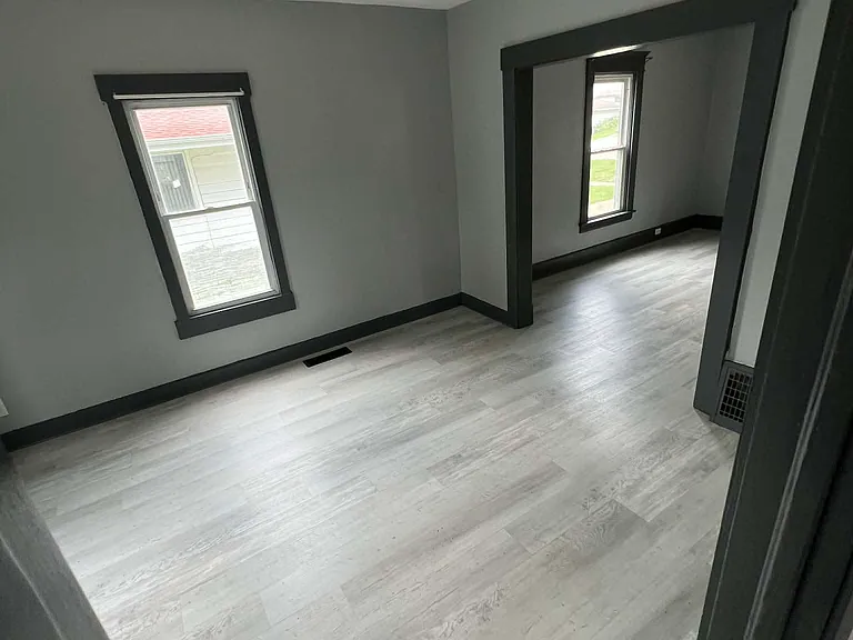 1612 Clifton Ave — Photo 11
