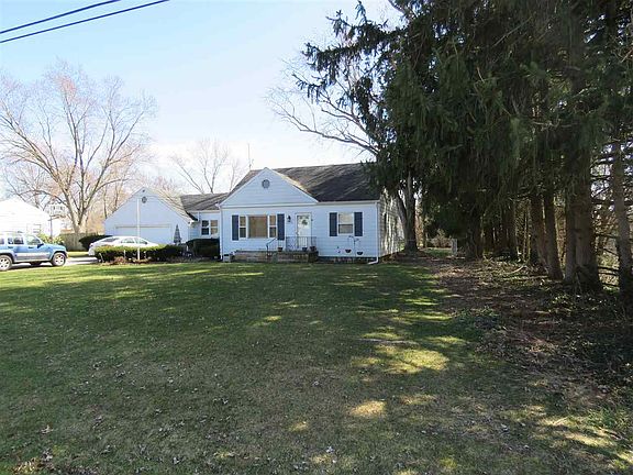 2nd image of 19276 Palisade Ave