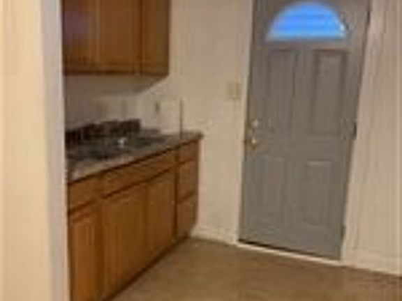 4th image of 1417 S Walnut St #C
