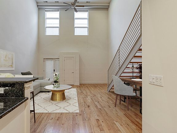 3rd image of 2100 Greenwood St Unit 203