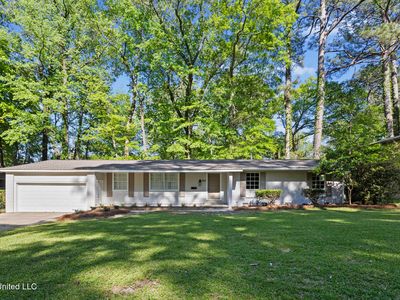 864 Briarwood Dr, Jackson, MS, 39211