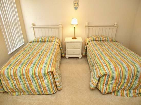 HG4P200-Twin-Bedroom
