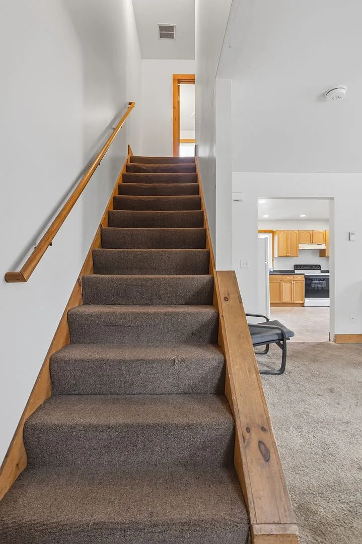 1181 Russell Rd — Photo 3