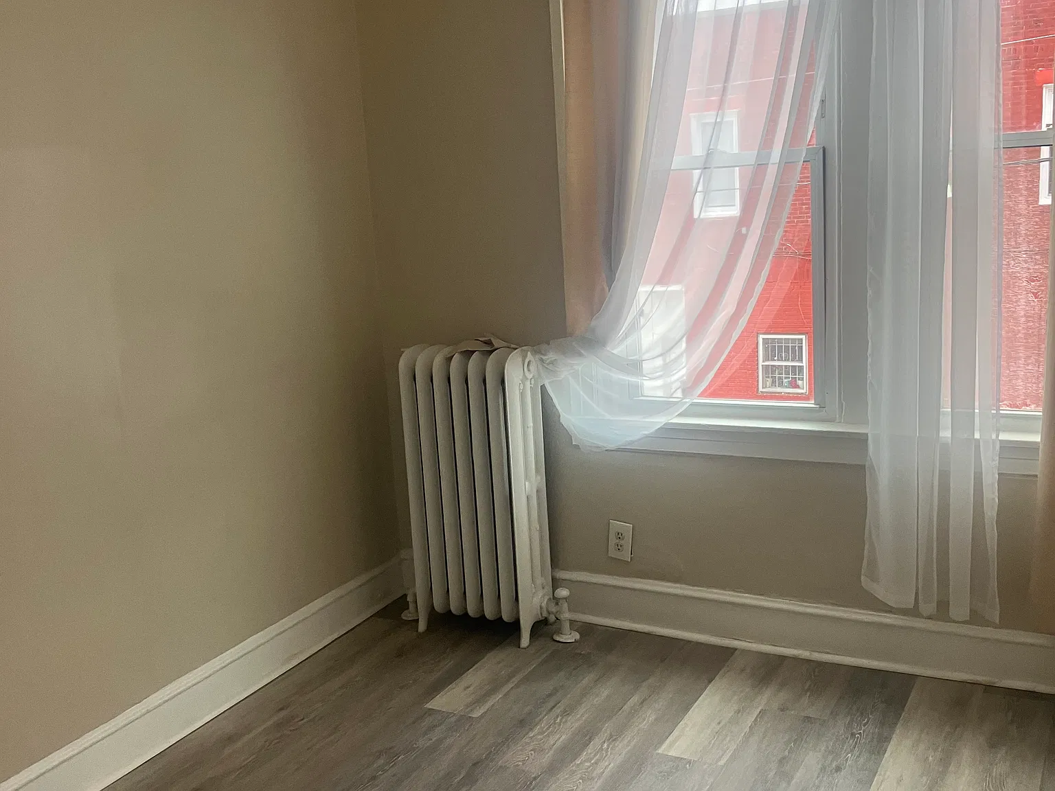 2 bed, $1,300 — Photo 4