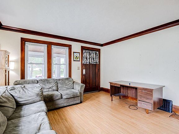 2nd image of 1728 Bush Ave