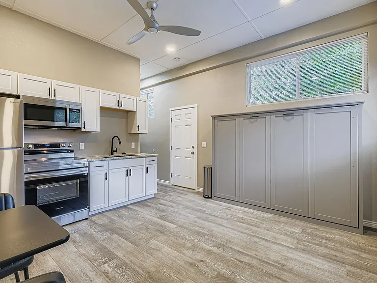 914 Alexander Rd #B — Photo 1