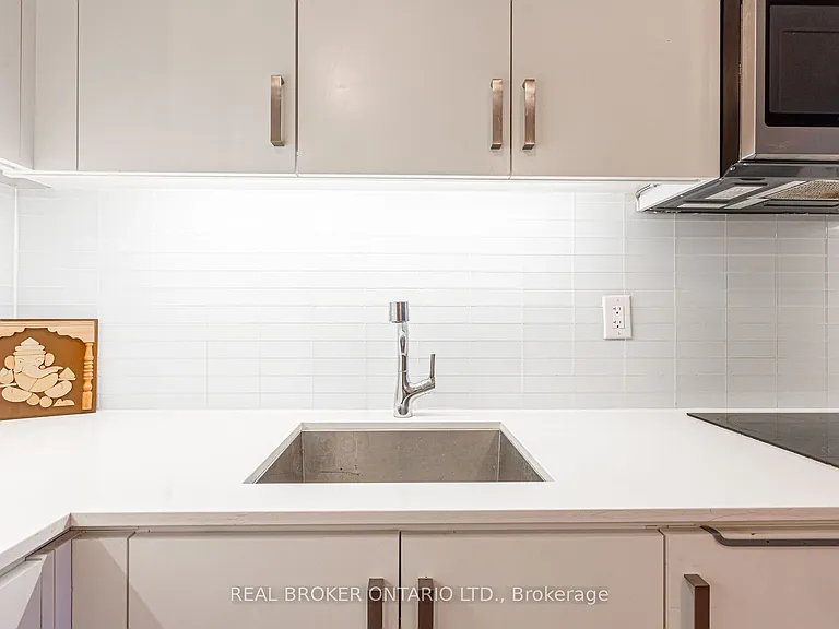 1575 Lakeshore Rd W #161 — Photo 7