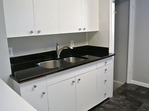 5th image of 1021 9th St NW