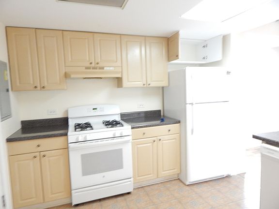 4th image of 455 Meadow Green Ln
