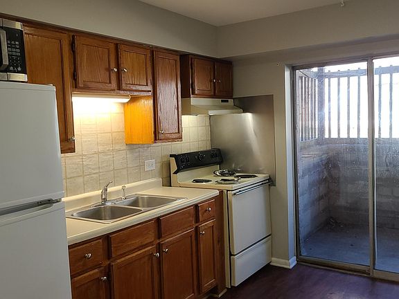 4th image of 2914 101st Pl APT 4