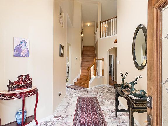 4th image of 13042 Hollow Brook Dr