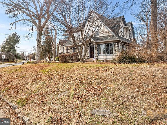 4th image of 3765 Highland Ave