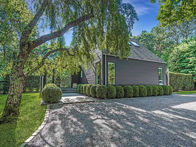 14 Rose Hill Rd — Photo 3