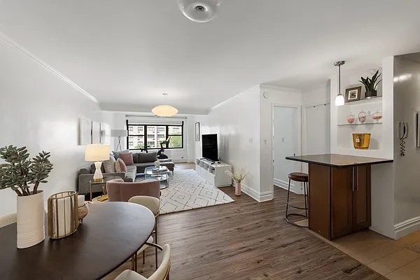 Sold by Compass | media 1