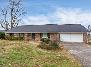 914 S 16th St, Rogers, AR 72758