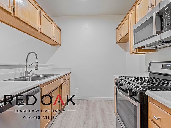 3rd image of 11225 Morrison St #307
