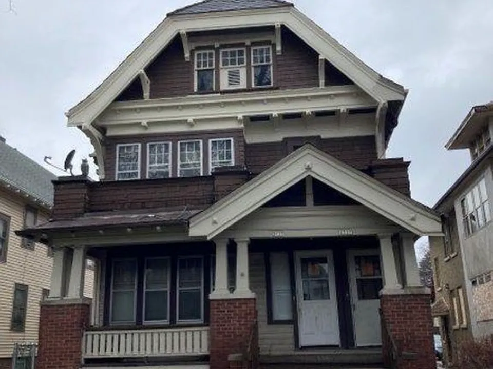 Building Photo 4