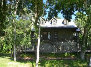 1352 E Lake Dr, Tarpon Springs, FL 34688