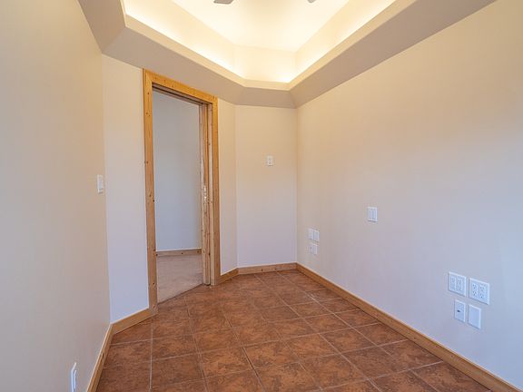 4th image of 424 Gold St