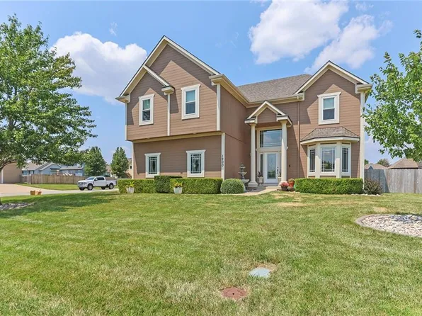 1200 SE 12th Ter, Lees Summit, MO 64086