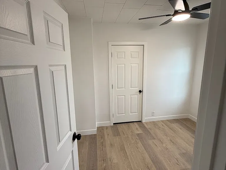 1119 S Main St — Photo 11