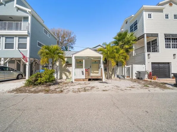 24 80th Ter, Treasure Island, FL 33706