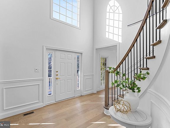 5th image of 5553 Rockpointe Dr