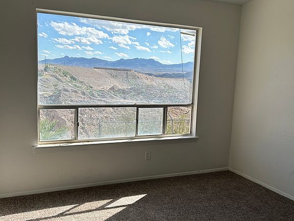 4th image of 5229 Carousel Dr #B