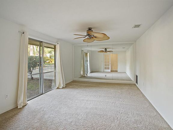 4th image of 1014 NE 13th Ave