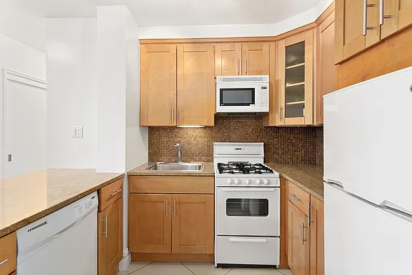 Rented by Compass | media 7