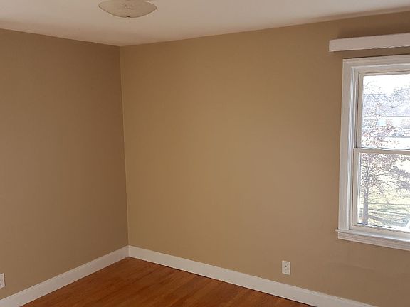 4th image of 2900 Abigail Dr APT 4