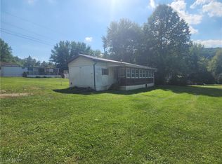 1215 Washington St SW, Sherrodsville, OH